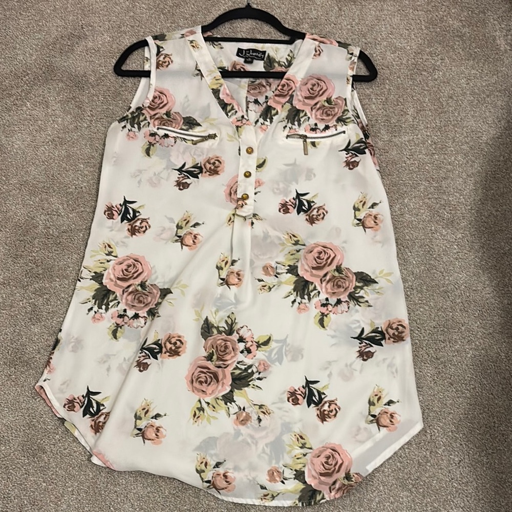 Floral Sleeveless Blouse